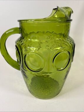 Anchor Hocking Heritage Hill  Pitcher in Bull’s Eye Pattern in Avocado Green
